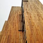 Unikátní rezidenční bytový komplex je postaven jako dřevostavba, která je doslova protkána zelení