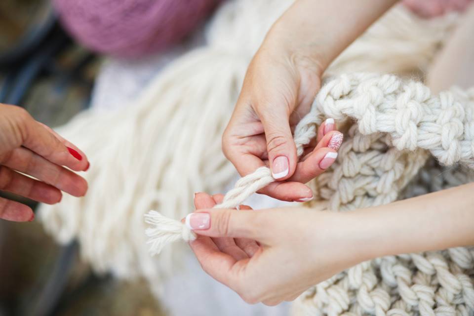 Ruční pletení bez použití jehly. Jednoduchá výroba vlastního oblečení